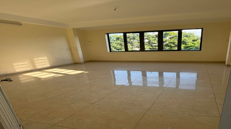 Cho thuê 3 tầng trong nhà 5 tầng mặt phố Trịnh Đình Cửu.(cầu thang riêng biệt.ko liên quan)